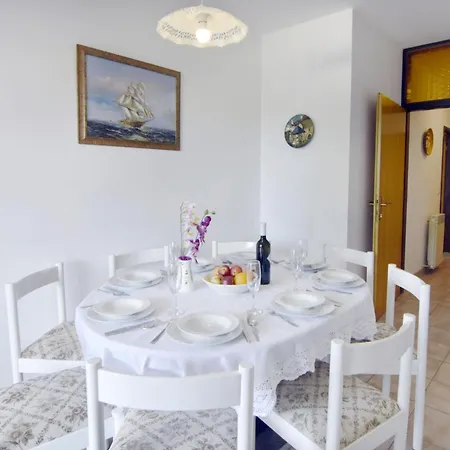 Apartman Spacious In Umag