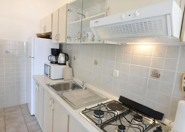 Spacious In Apartment *