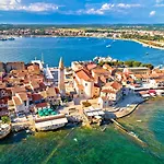 Daire Spacious In Umag